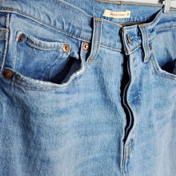 Levi's Premium Big E Women's Wedgie Straight Fit Jeans size 29
