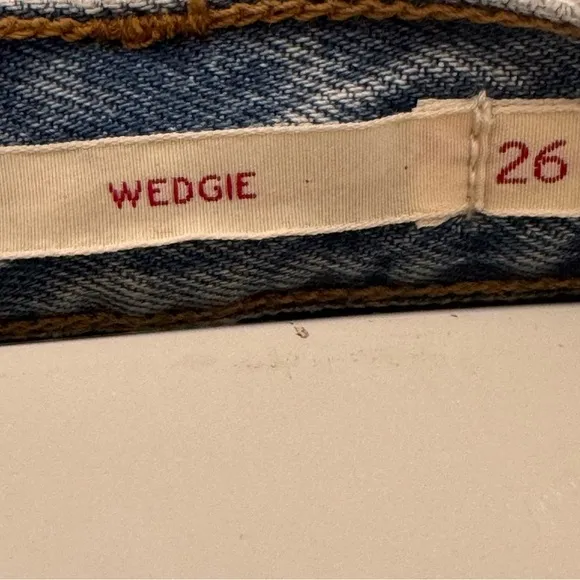 LEVI’S WEDGIE STRAIGHT FIT WOMEN'S JEANS