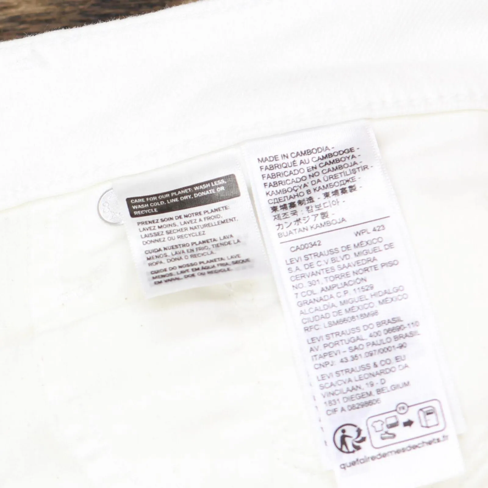 Levi's Women's 311 Shaping Capri Jeans A00860010 White 28