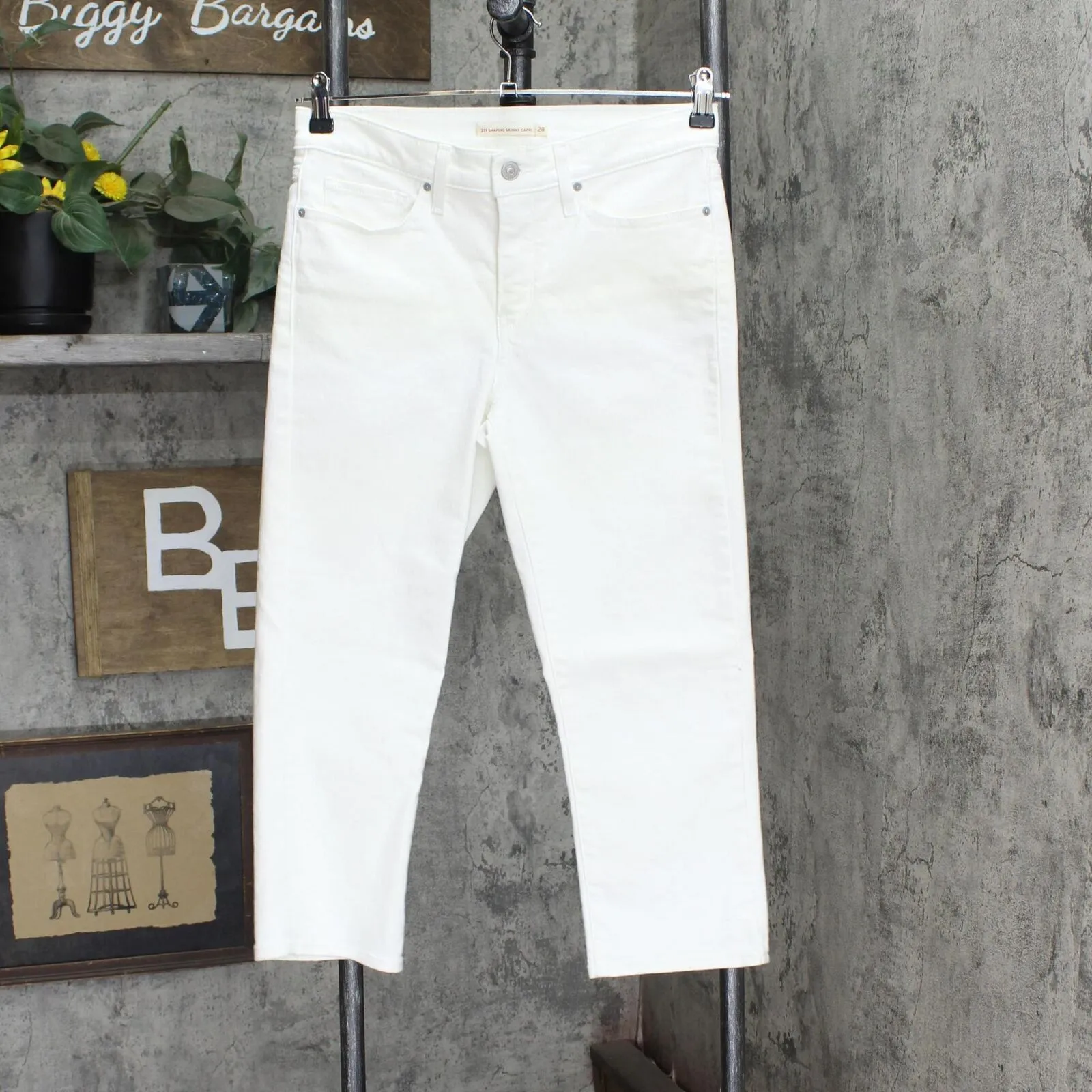 Levi's Women's 311 Shaping Capri Jeans A00860010 White 28