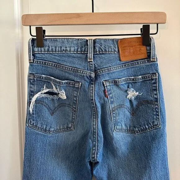 Levi’s Wedgie Icon Fit Ankle Jeans