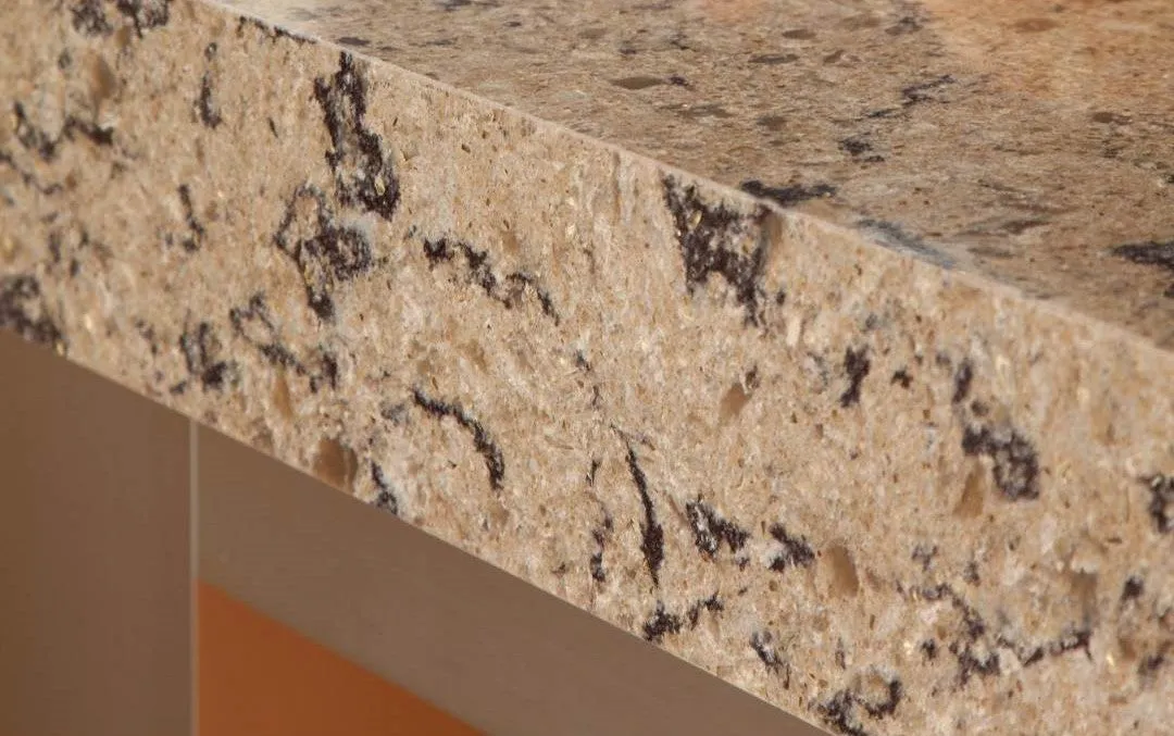 LINCOLNSHIRE Cambria Quartz Slab