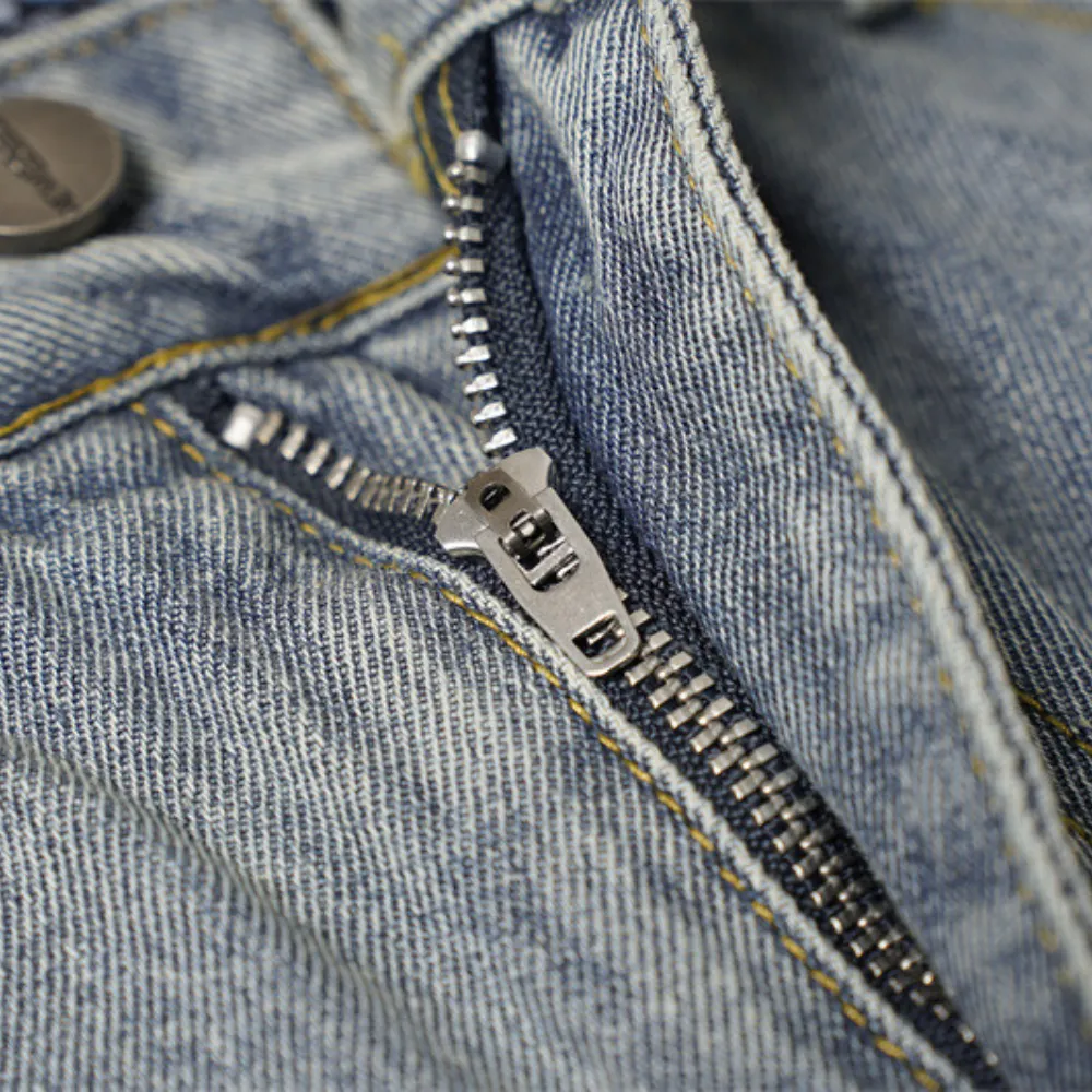 Loose fit ripped jeans