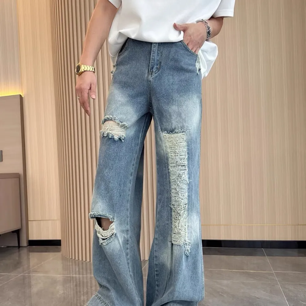 Loose fit ripped jeans