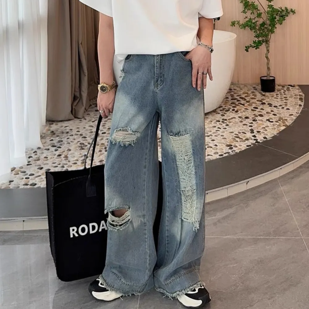Loose fit ripped jeans