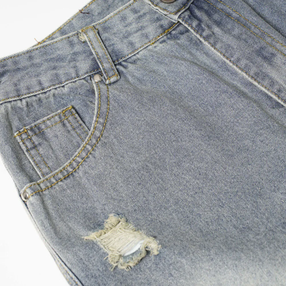 Loose fit ripped jeans