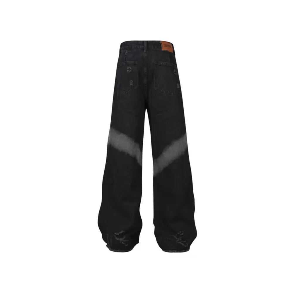 Loose fit ripped jeans