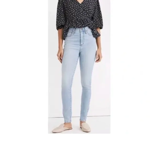 Madewell 11&quot; Roadtripper High Rise Light Wash Jeans