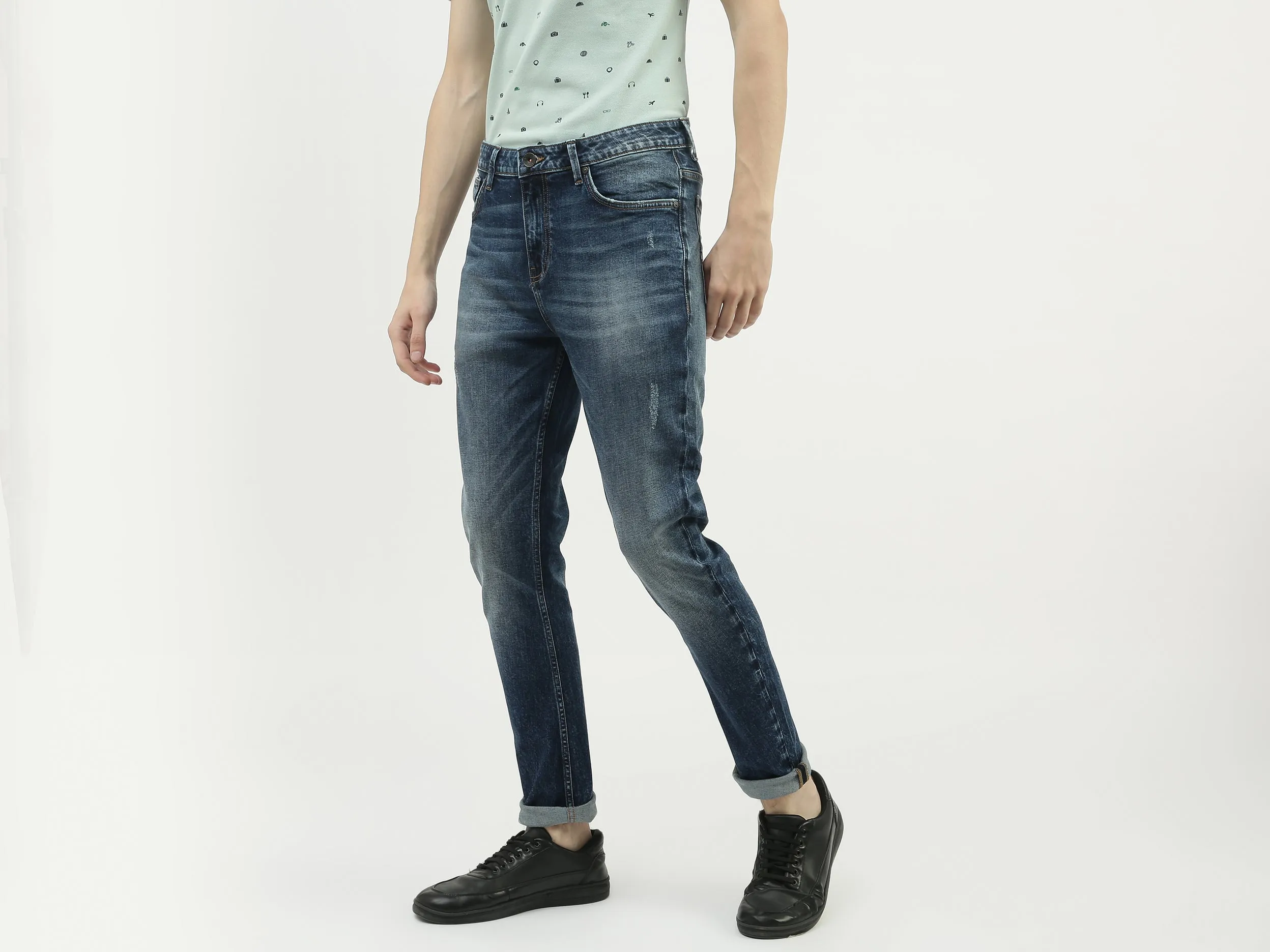 Men Solid Carrot Fit Jeans