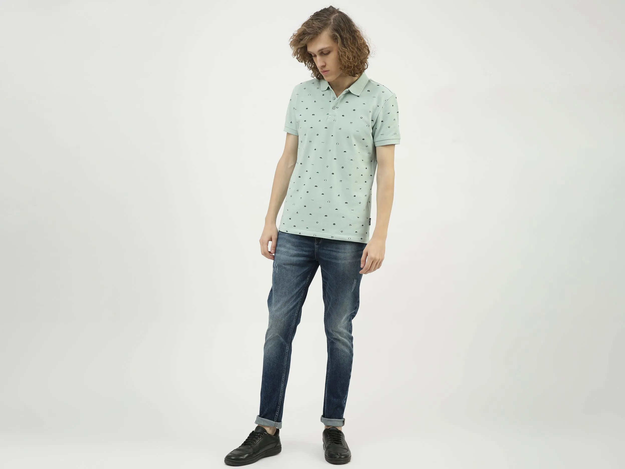 Men Solid Carrot Fit Jeans