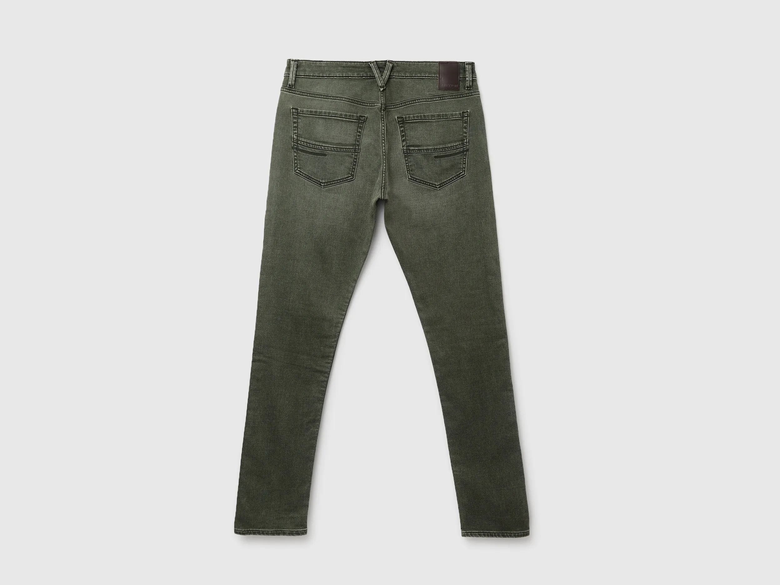 Men's Solid Slim Tapered Fit Jeans