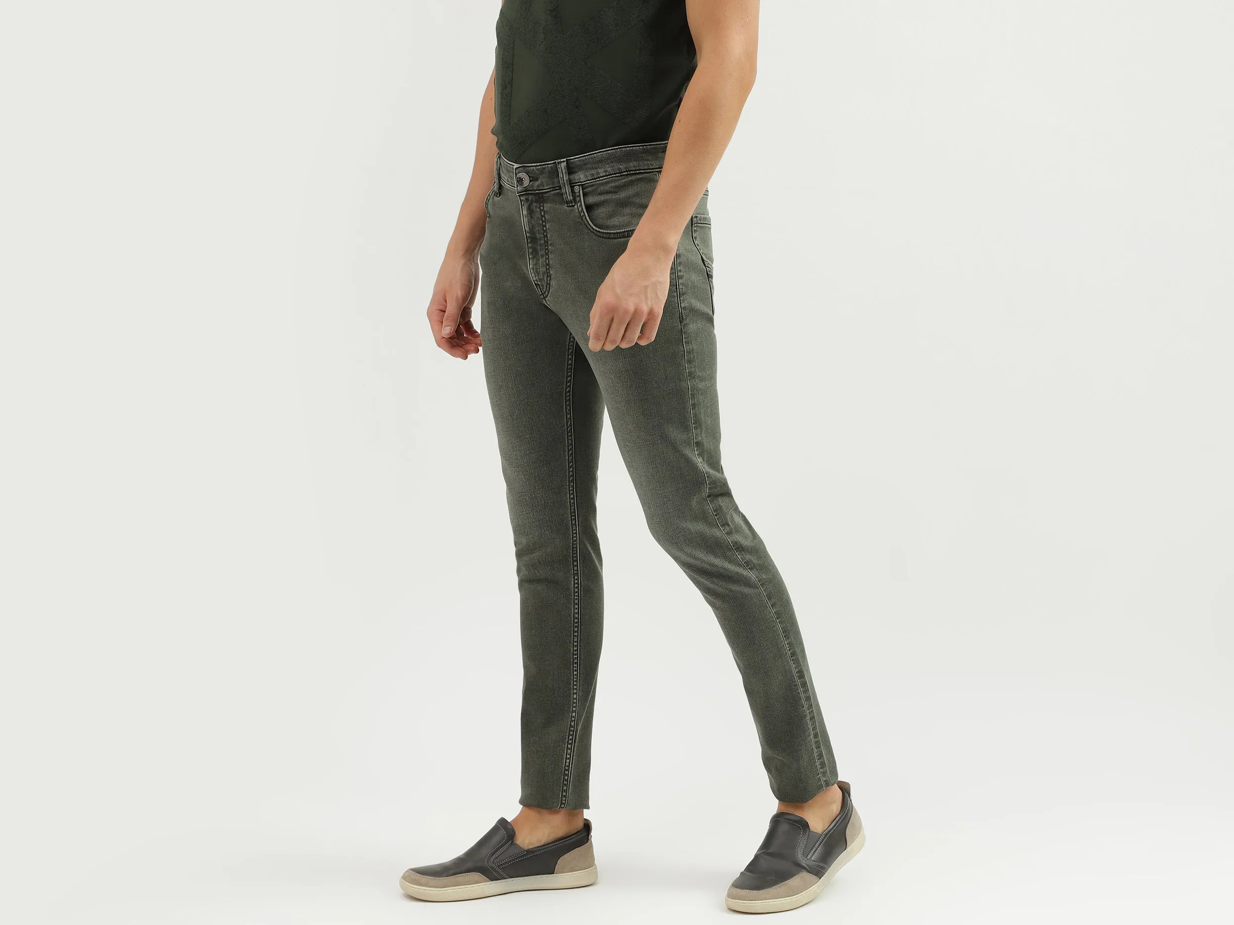 Men's Solid Slim Tapered Fit Jeans