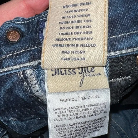 Miss Me for Buckle Embellished Dark Blue Slim Low Rise Capri Jeans Size 25