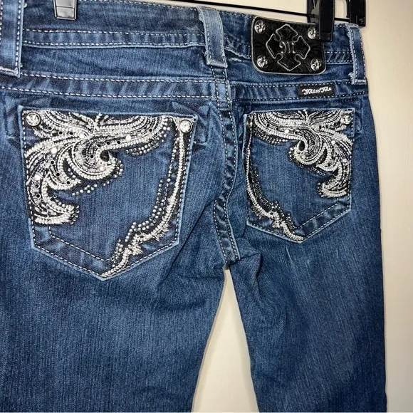 Miss Me for Buckle Embellished Dark Blue Slim Low Rise Capri Jeans Size 25