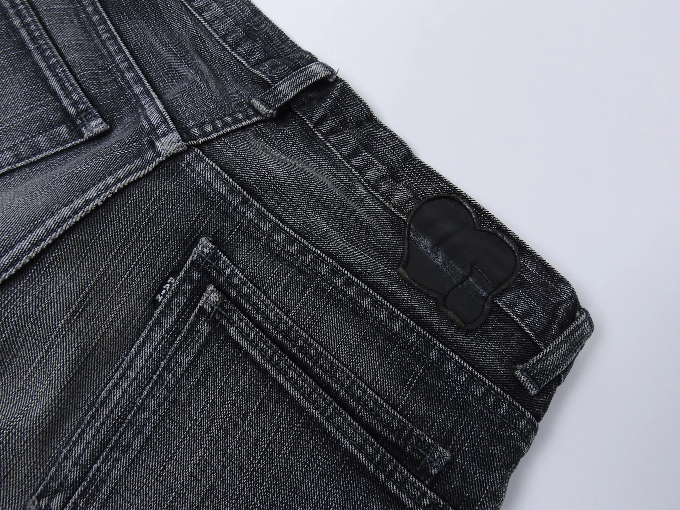 Number (N)ine Grey Wash Slim Straight Cropped Denim Jeans - 30