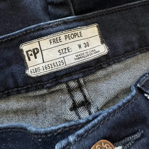NWOT FREE PEOPLE Stretch Flare Jeans | Deep Denim Wash, W30 61855-16515125