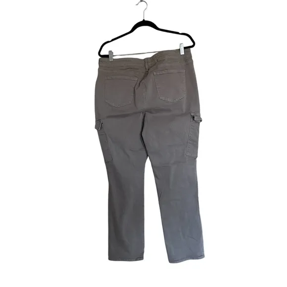 NWOT NYDJ Sheri Slim Cargo Jeans- GREEN