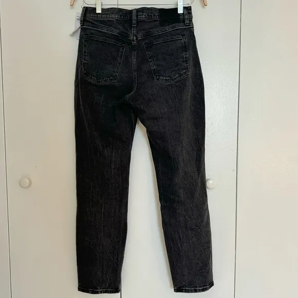 NWT Abercrombie &amp; Fitch High Rise Mom Jean in Black 27 4 Long
