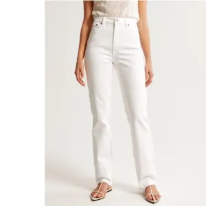 NWT ABERCROMBIE &amp; FITCH THE SLIM STRAIGHT ULTRA HIGH RISE WHITE JEANS