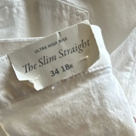 NWT ABERCROMBIE &amp; FITCH THE SLIM STRAIGHT ULTRA HIGH RISE WHITE JEANS