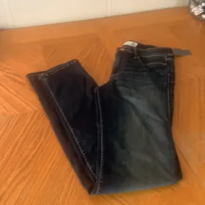 Nwt Abercrombie &amp;Fitch straight mid rise jeans
