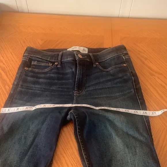 Nwt Abercrombie &amp;Fitch straight mid rise jeans