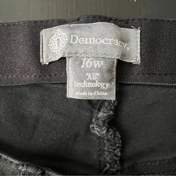 NWT Democracy slim straight crop black jeans size 16W.