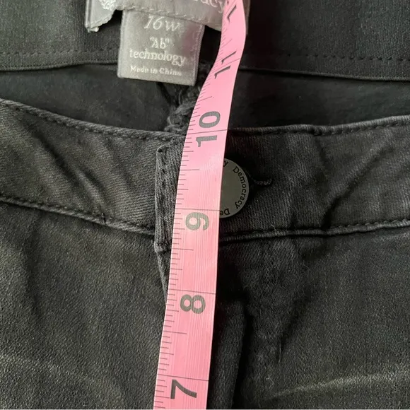 NWT Democracy slim straight crop black jeans size 16W.