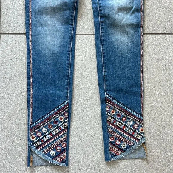 NWT Driftwood Jackie High-Rise Aztec Embroidered Slim silhouette Skinny Jeans 24