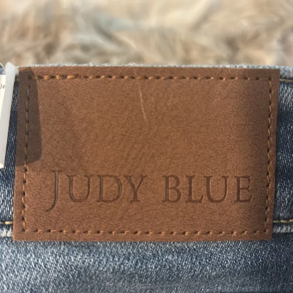 NWT Judy Blue | Hi-Waist Destroy Back Hem Dart Slim Denim Jeans 14W