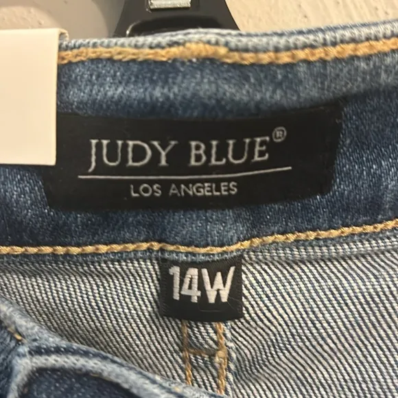 NWT Judy Blue | Hi-Waist Destroy Back Hem Dart Slim Denim Jeans 14W