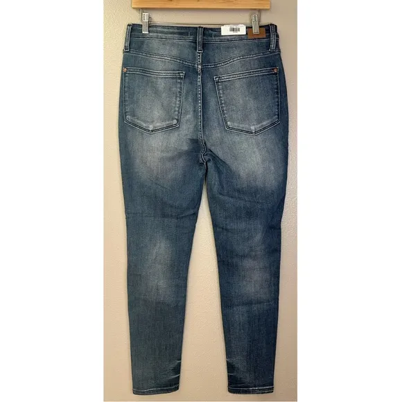 NWT Judy Blue Tummy Control Top High Rise Contrast Wash Skinny Fit Jeans