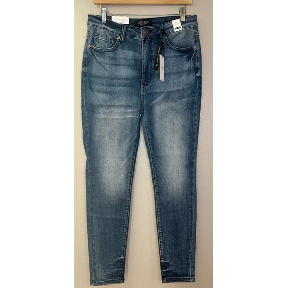 NWT Judy Blue Tummy Control Top High Rise Contrast Wash Skinny Fit Jeans