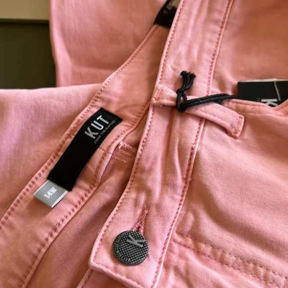 NWT KUT from the Kloth Amy Frayed Crop Slim Straight Leg Jeans in Blossom