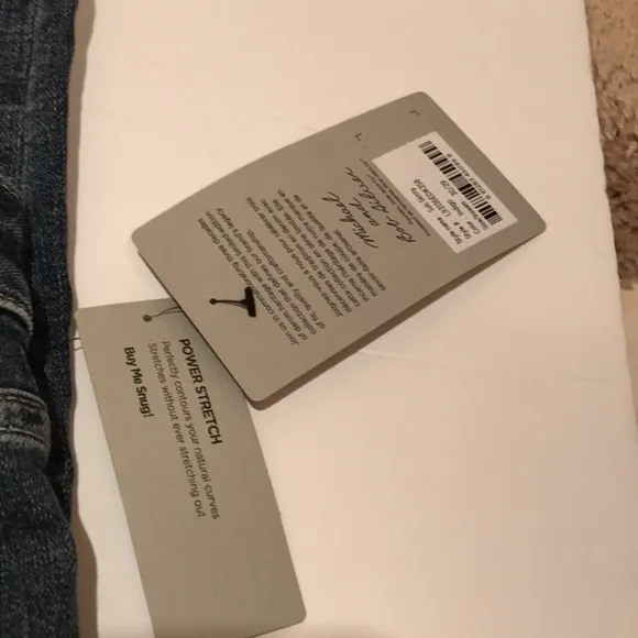 NWT SILVER SUKI CURVY FIT MID RISE SKINNY LEG 30 x 29 jeans