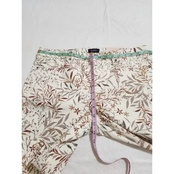 NYDJ Sheri Slim Leg Jeans Cream Beige Leaf Leaves Floral Size 14P Stretch (CJ6)