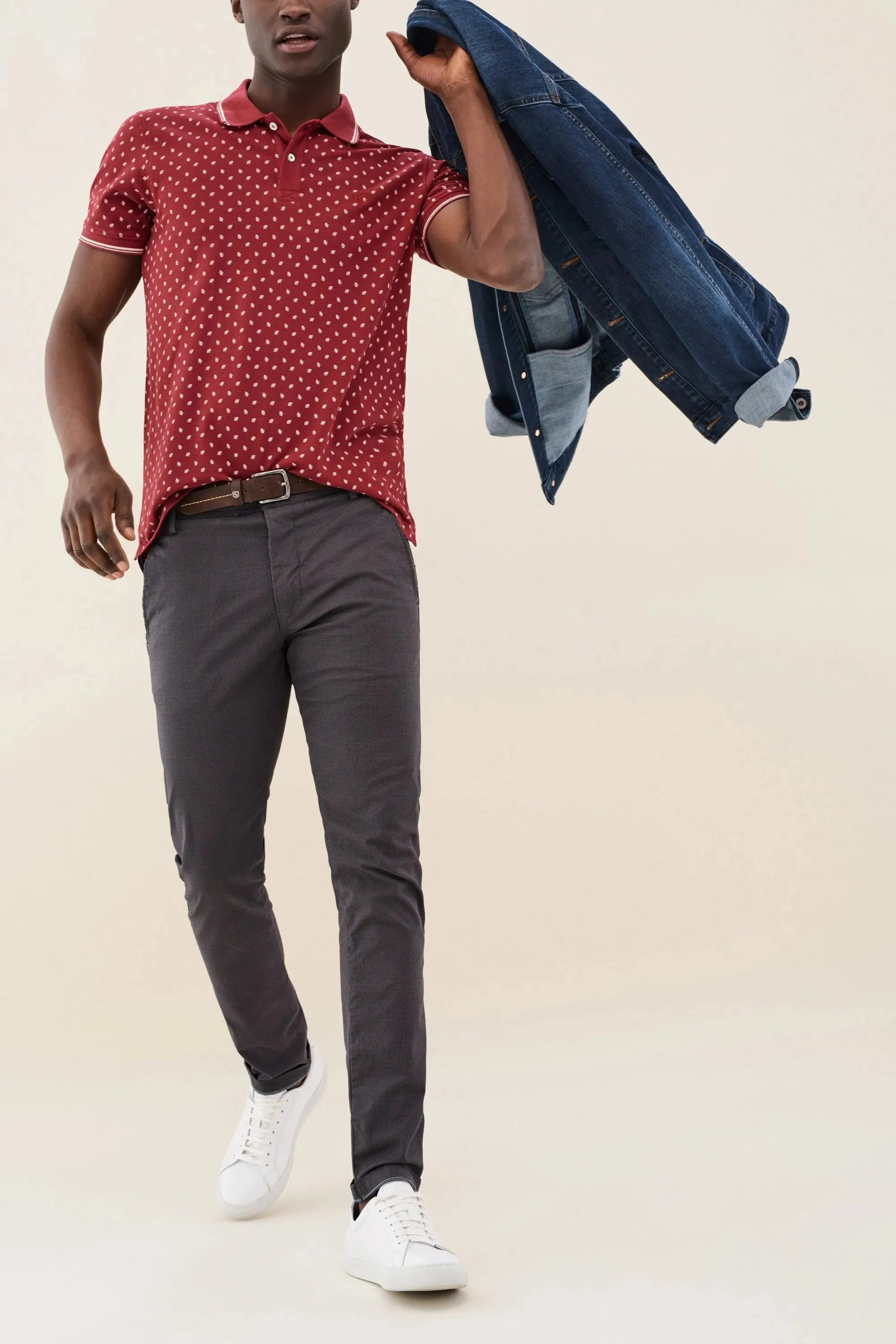 PANTALÓN CHINO SLENDER SLIM CARROT CON CINTURÓN DE REGALO