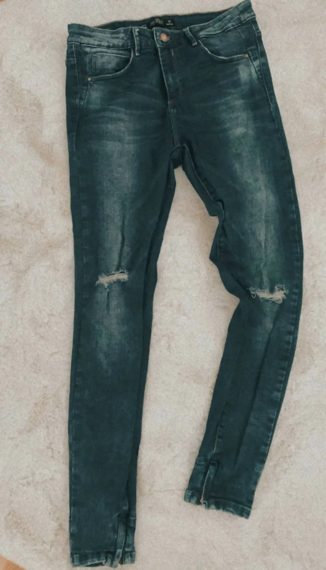 SKINNY FIT JEANS