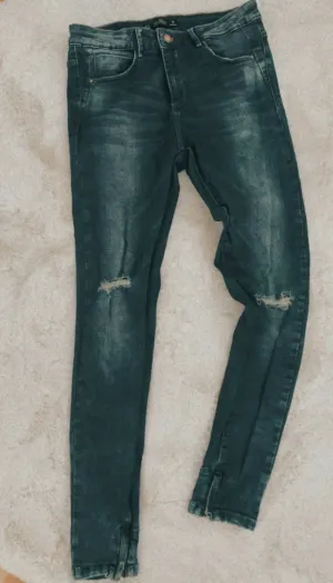 SKINNY FIT JEANS