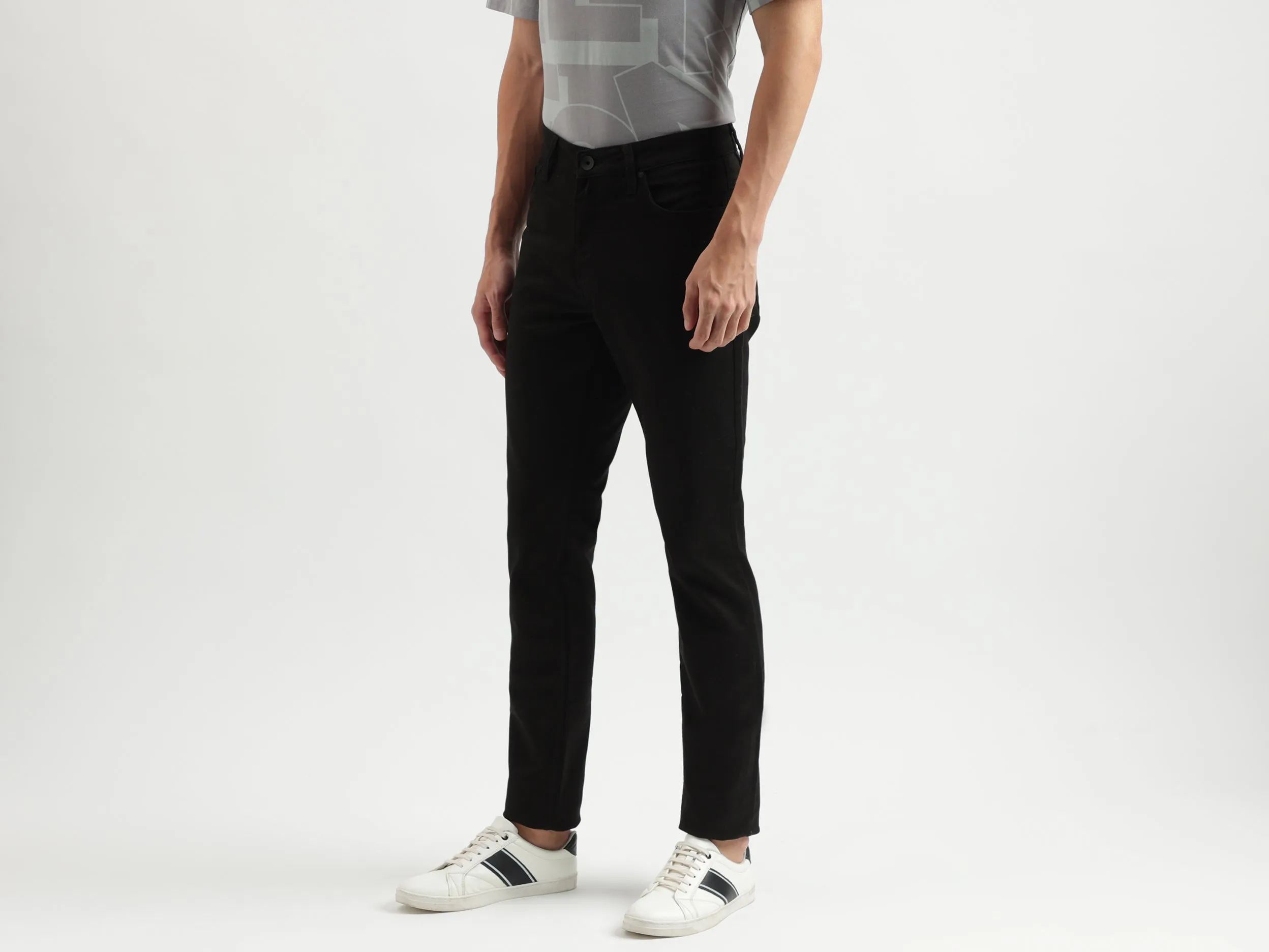 Solid Pattern Skinny Fit Jeans