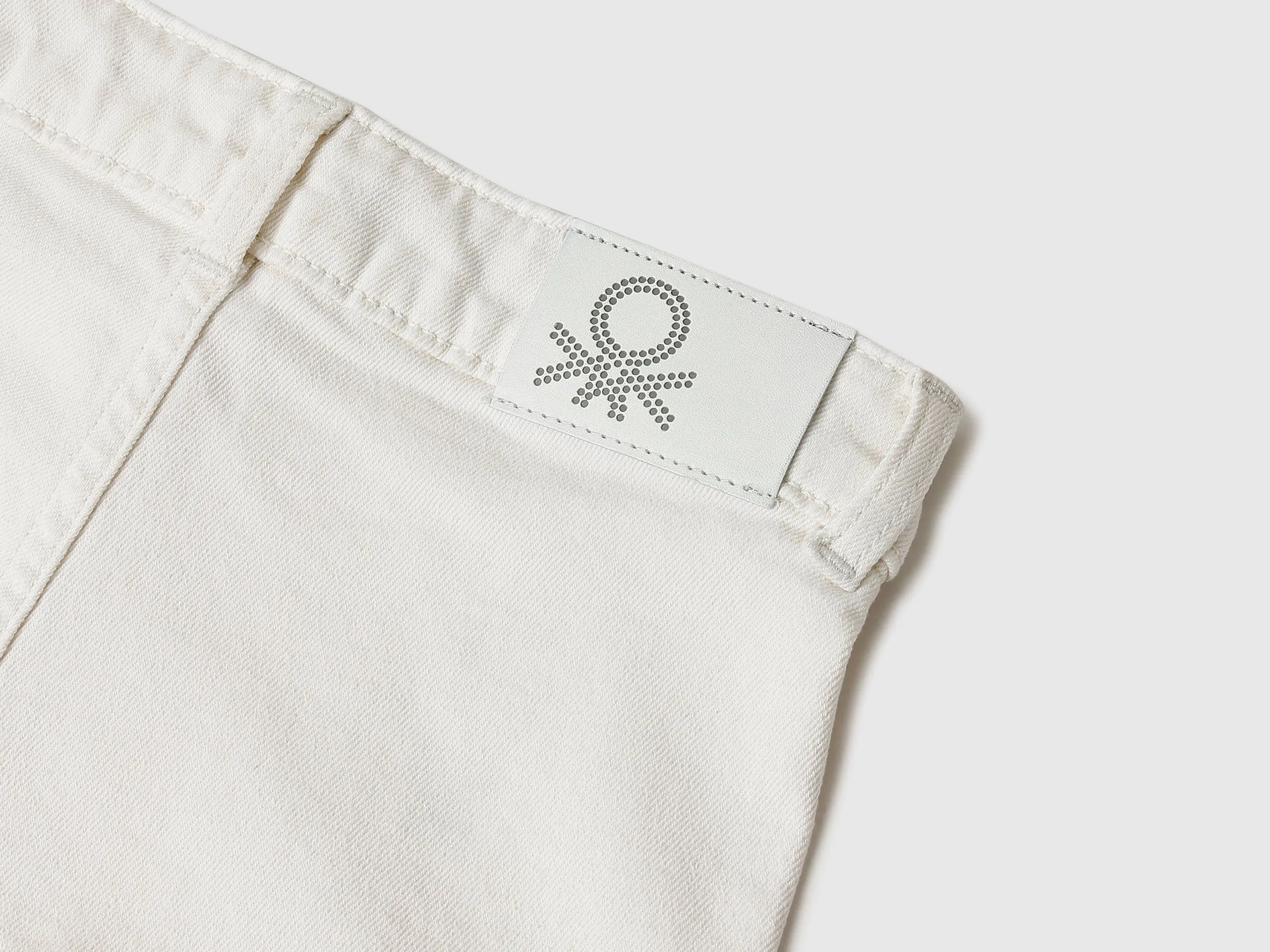 Solid Straight Fit Cargo Jeans