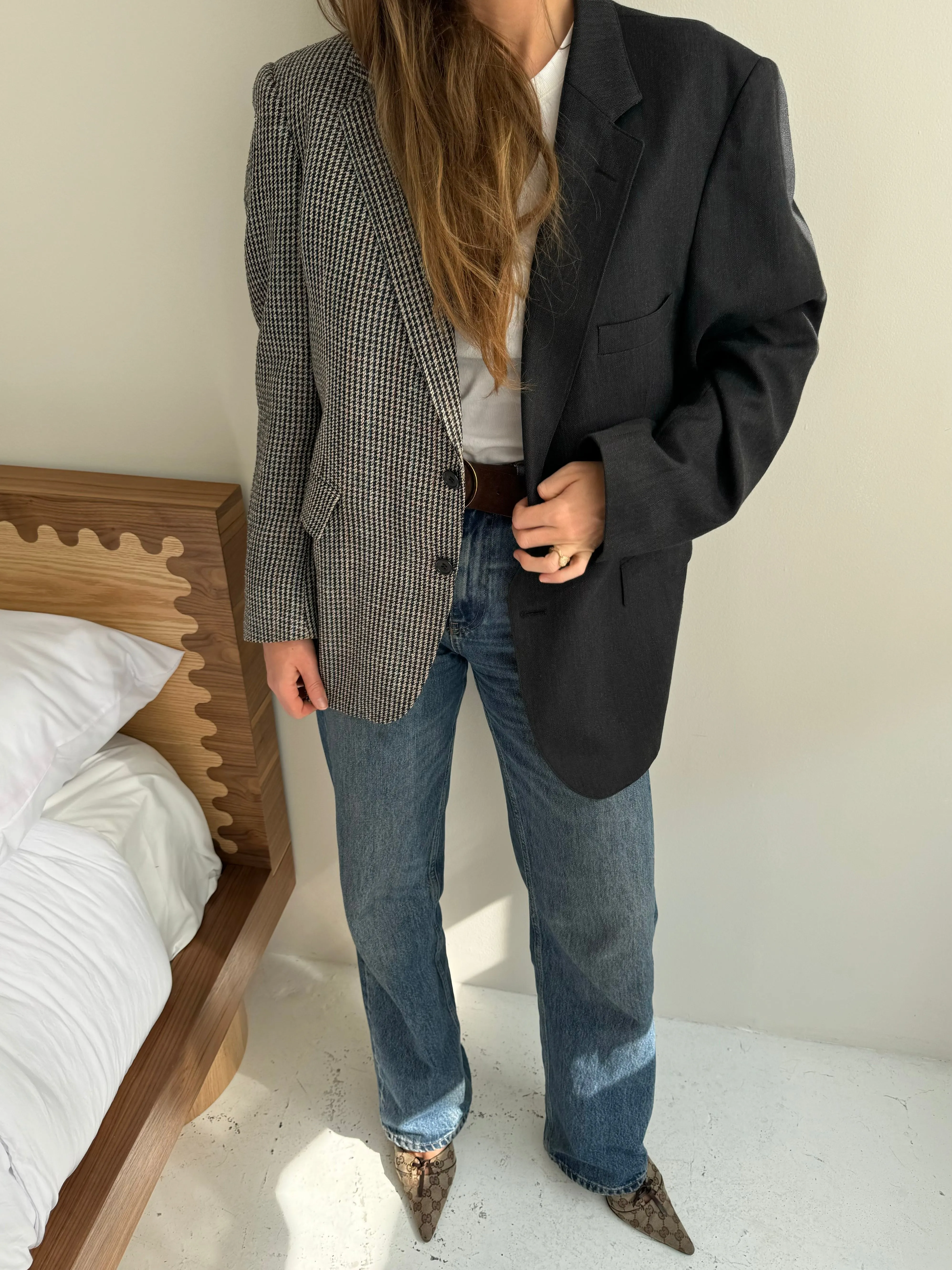 Stunning contrasted blazer in dark grey and houndstooth