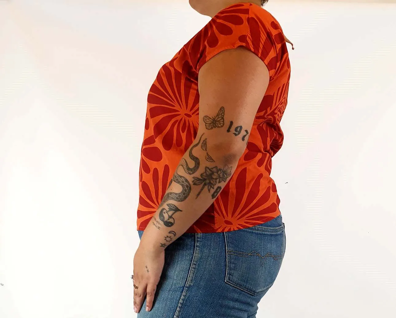 Theadora Jones red print top size L