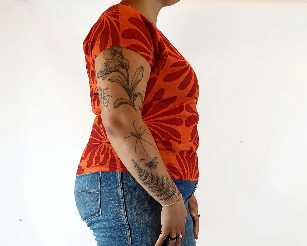 Theadora Jones red print top size L