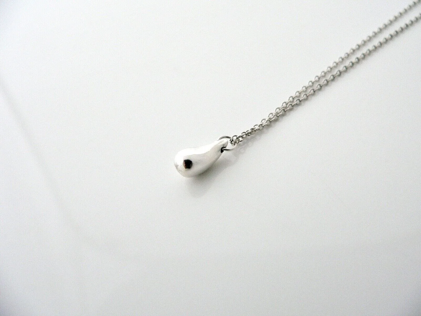 Tiffany & Co Peretti Mini Teardrop Necklace Pendant Charm Gift Love Silver