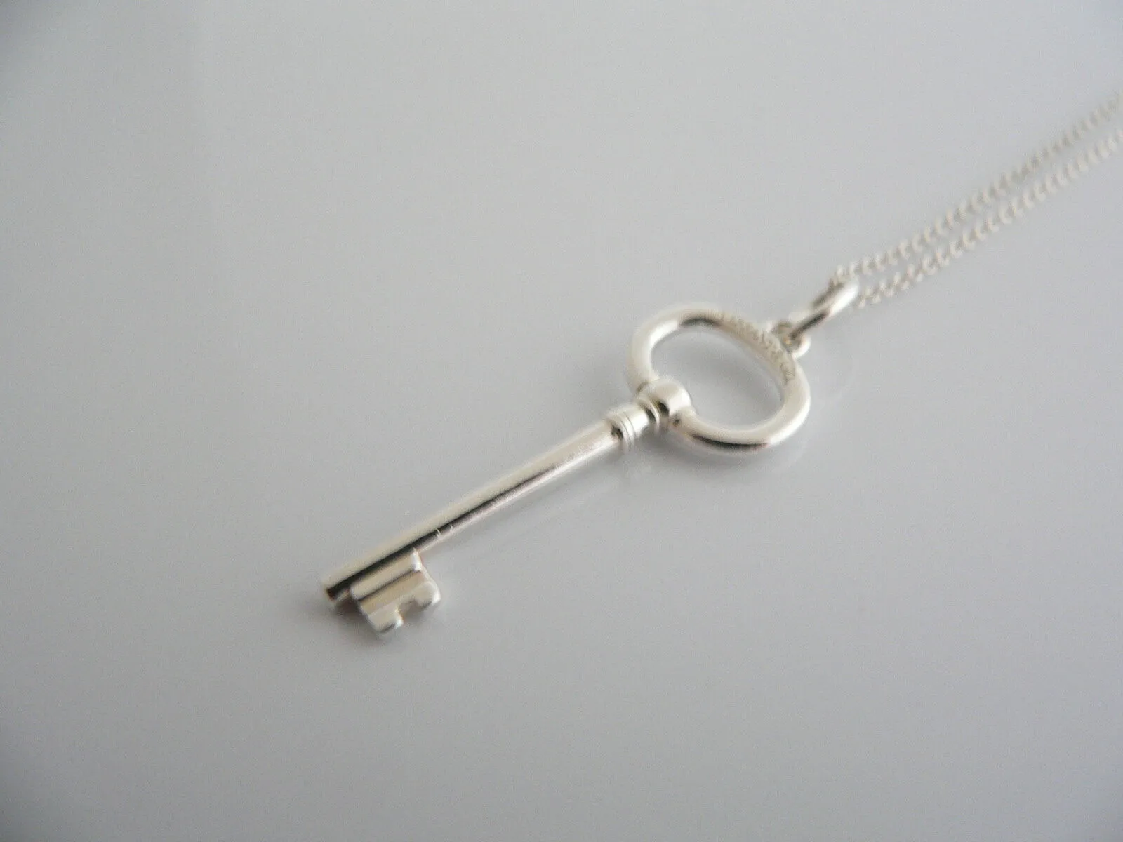 Tiffany & Co Silver Oval Key Necklace Pendant Charm 18 Inch Chain Gift Love Art