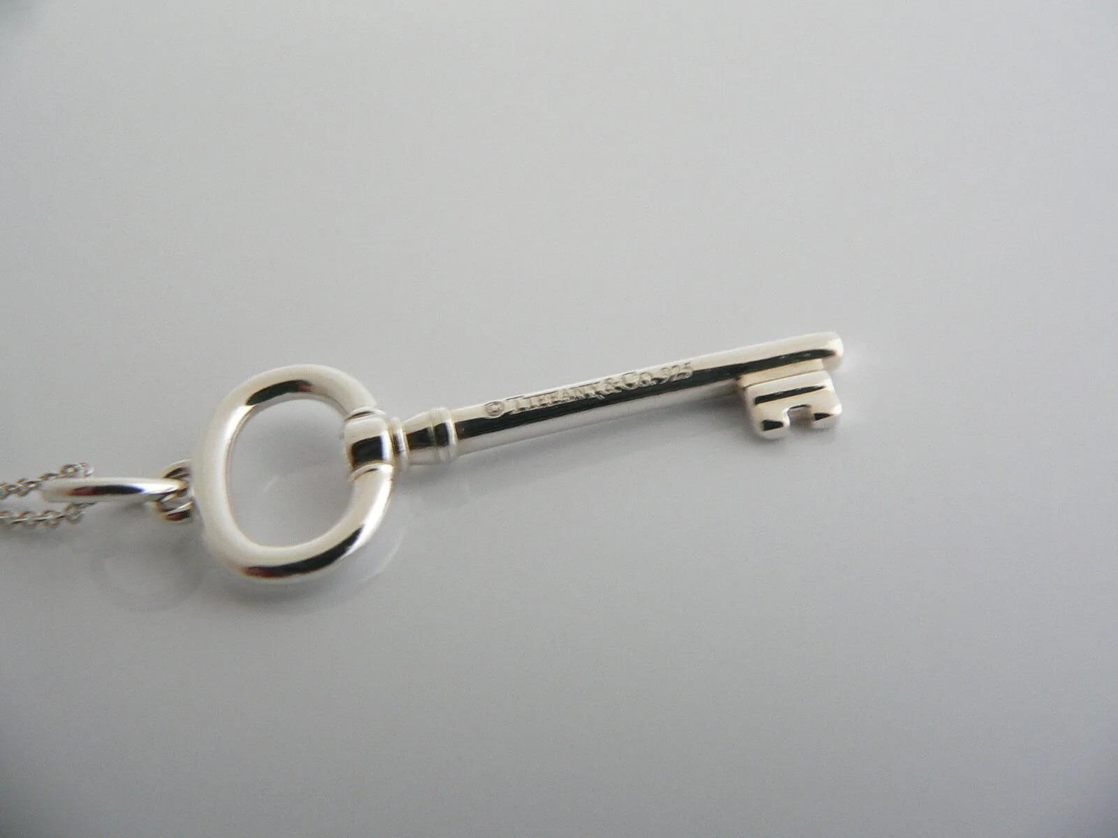 Tiffany & Co Silver Oval Key Necklace Pendant Charm 18 Inch Chain Gift Love Art