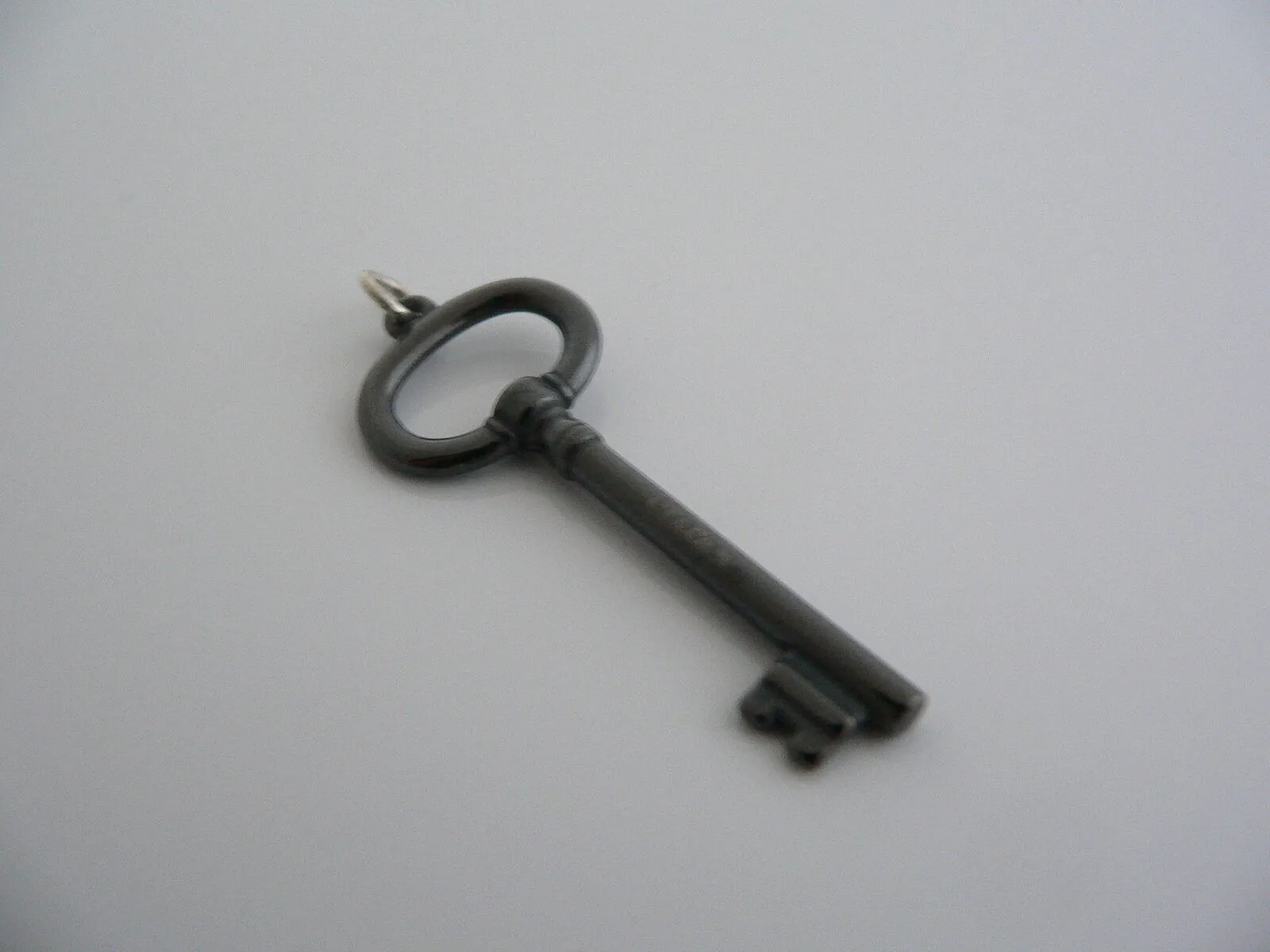 Tiffany & Co Silver Oval Titanium Key Charm Pendant 4 Necklace Gift Love