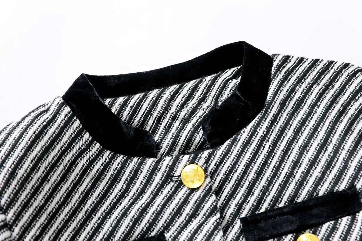 Timeless Striped Women's Blazer for a Chic Look