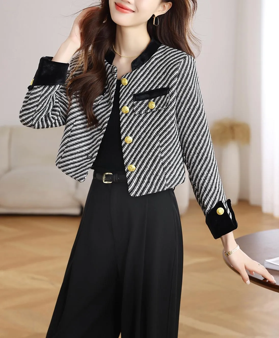 Timeless Striped Women's Blazer for a Chic Look